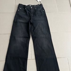 Black cropped 7 jeans